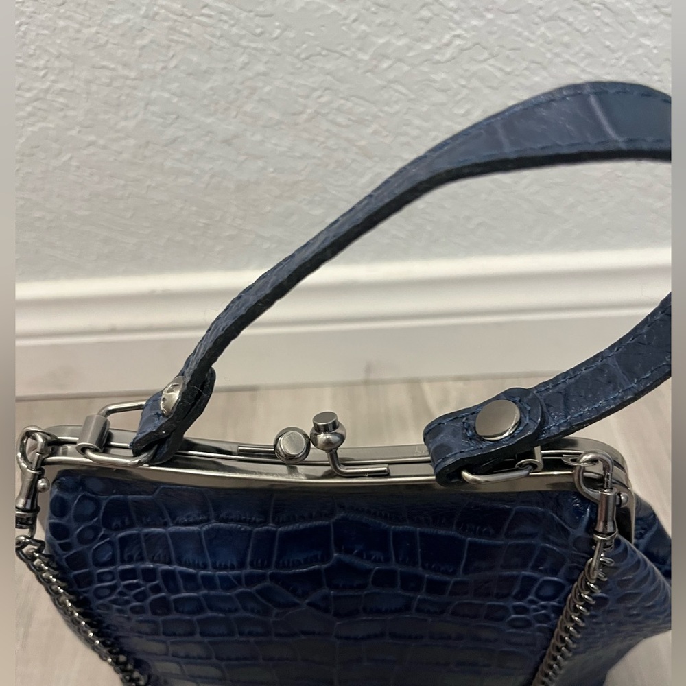 Patricia Nash Laureana Blue Croc
Embossed Purse Frame Chain
Strap - EUC - Picture 4 of 12